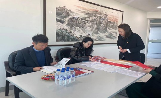 1.長春市委組織部工作人員蒞臨國信集團調(diào)研黨建工作_副本.jpg
